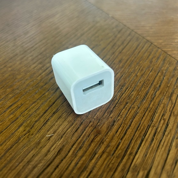 Apple USB Charger - Picture 3 of 3